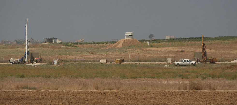 betonkerites-epul-a-gaza-ovezet-korul