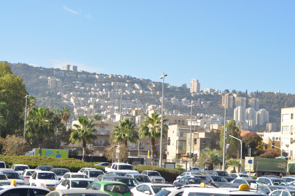 Haifa a kikötő felől