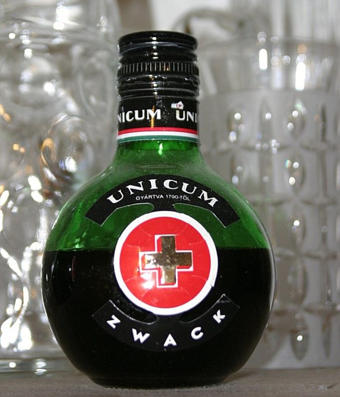 Unicum jól ismert üvege - fotó: wikipedia