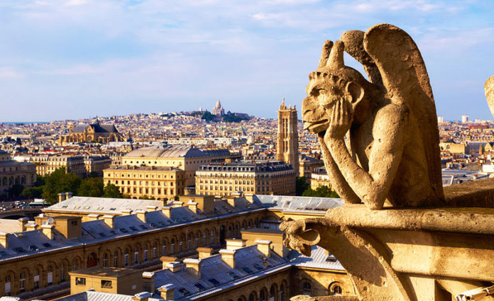 Paris,_gargoyles_on_the_terrace_of_the_so_called_Notre_Dame_de_Paris,_2010
