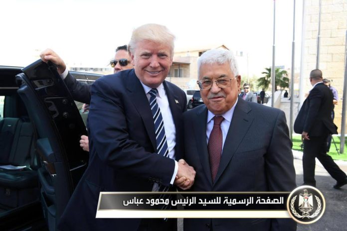 Donald Trump Mahmúd Abbásszal - fotó: Abbász facebook oldala