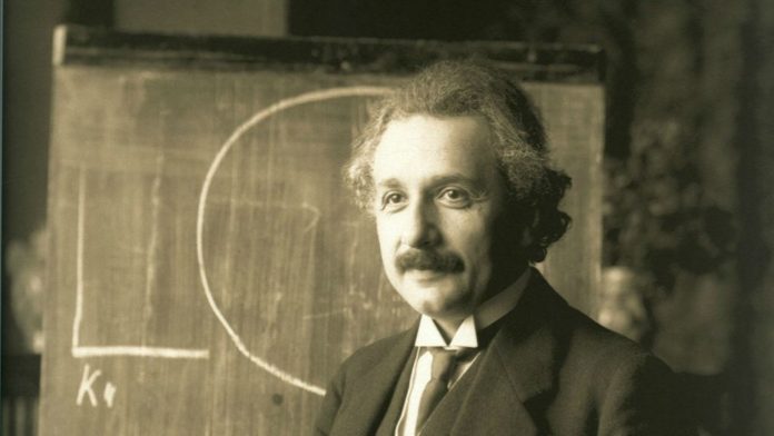 Einstein_1921_by_F_Schmutzer