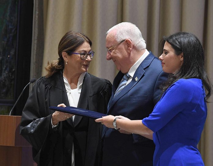 Reuven_Rivlin_Esther_Hayut_Beit_HaNassi,_October_2017