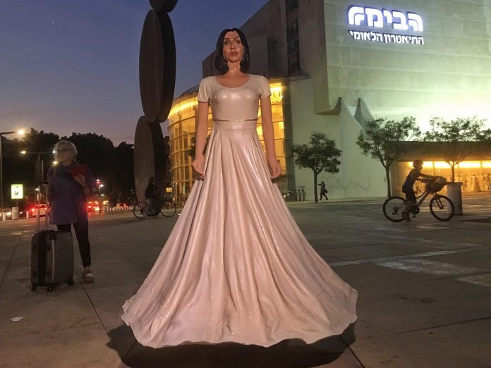 miri regev szobor 8