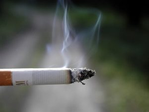 cigaretta dohanyzas csikk tuz