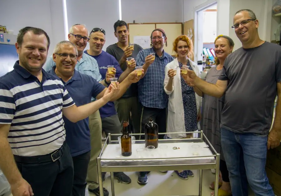 ókori sör emberek koccintás alkohol