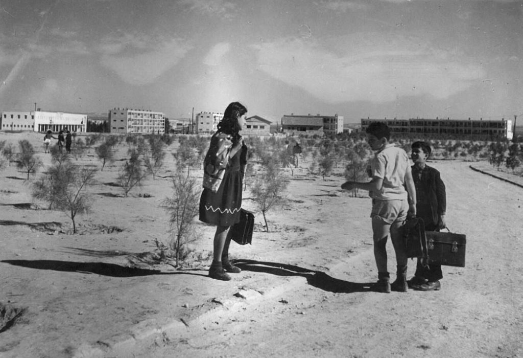 gyerekek sivatag iskola 1956 beer seva