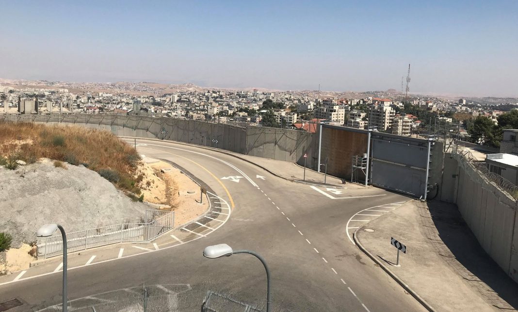 A biztonsági-elválasztó fal Jeruzsálemben - fotó: a szerző