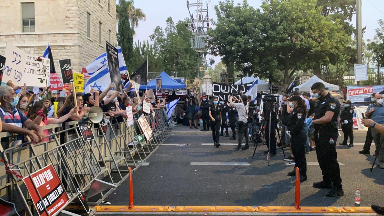 Netanjahu elleni tüntetés a Balfour utcában - fotó: Izraelinfo