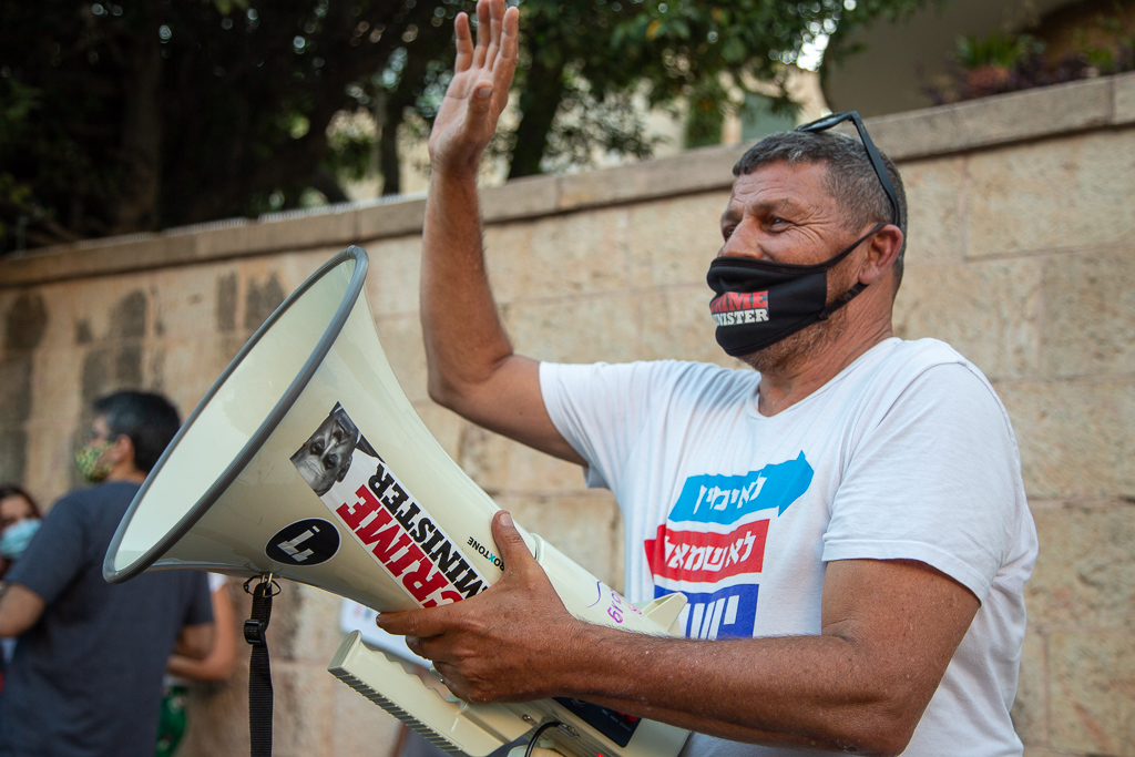 Likud-szavazó egy Netanjahu elleni tüntetésen - fotó: frankpeti