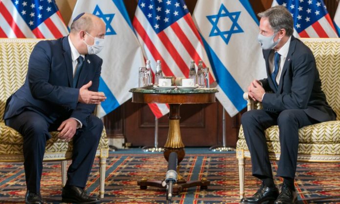 Naftali Bennett izraeli miniszterelnök és Antony Blinken amerikai külügyminiszter találkozója, 2021. augusztus 26. – Fotó: Amerikai Nagykövetség Izraelben
