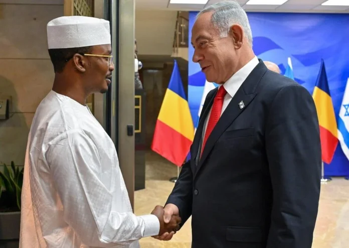 Benjamin Netanjahu miniszterelnök hivatalában találkozott a csádi elnökkel, Mahamat Idriss Déby Itno tábornokkal – Fotó: Kobi Gideon / GPO