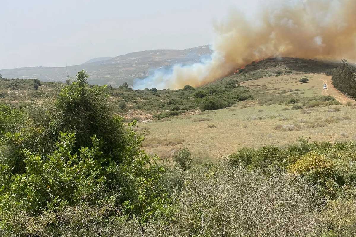 71 tűz reggel óta: két jármű kigyulladt, házakat evakuáltak